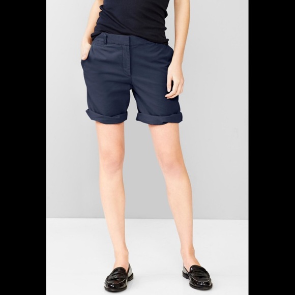 gap boyfriend roll up khaki shorts